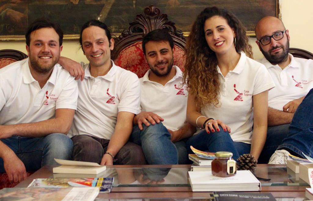 Casa Tolentino Ξενοδοχείο Νάπολη Εξωτερικό φωτογραφία